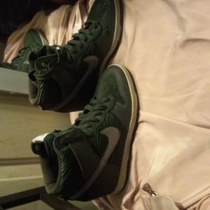 Nike sky high dunk green wedge